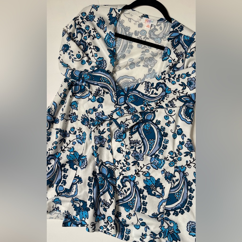 LuLaRoe Caroline Cardigan size xs